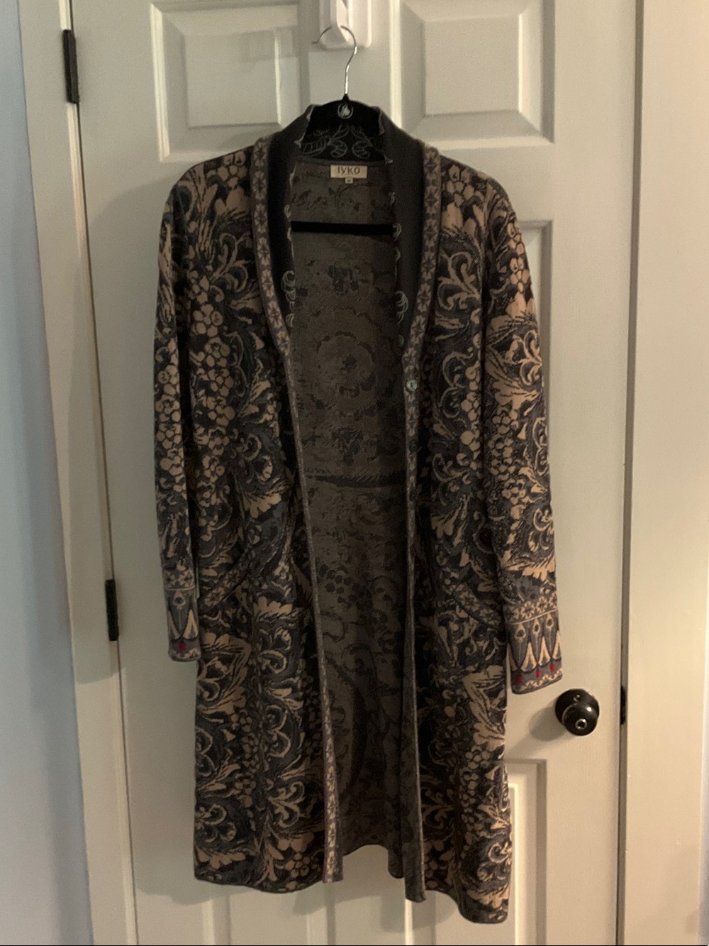 IVKO Stunning Gray and Beige Patterned Open-Front Coatigan